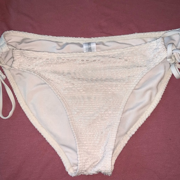 Forever 21 Other - Forever 21 Lace Bikini Bottoms Forever 21 Other - Forever 21 Lace Bikini Bottoms